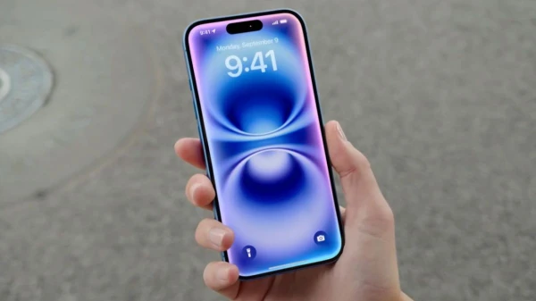 Apple apglabāja populāros iPhone