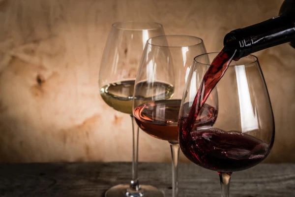 Jauns pētījums: alkohols samazina holesterīnu