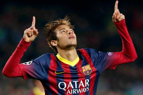 Kādi futbola transfēri ir visdārgākie vēsturē?