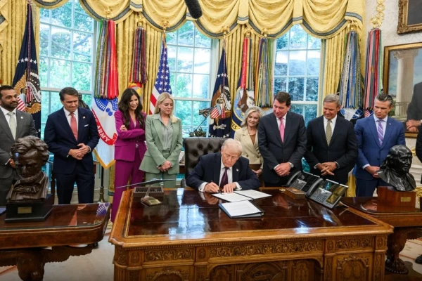 Tramps paraksta rīkojumu par Nacionālās gvardes sūtīšanu uz Memfisu