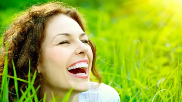 Kā iemācīties priecāties mirklī un pārstāt saindēt sev dzīvi ar bailēm
