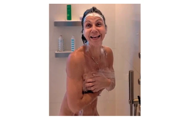 Кадр: @juliabradbury