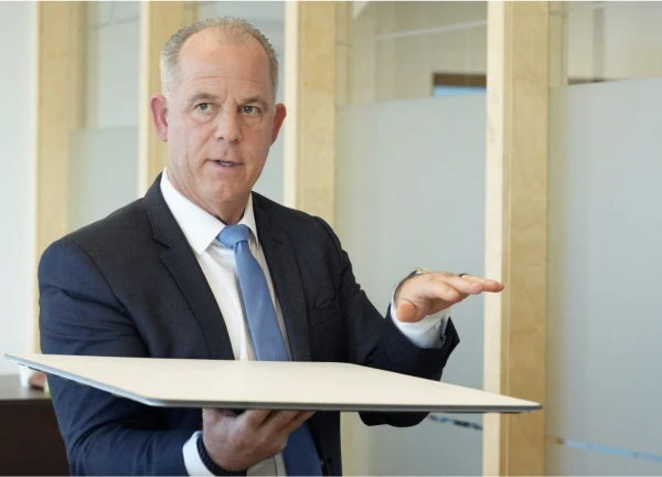 Pēkšņi: Gauss kļūst par galveno nacionālās aviokompānijas vadītāju