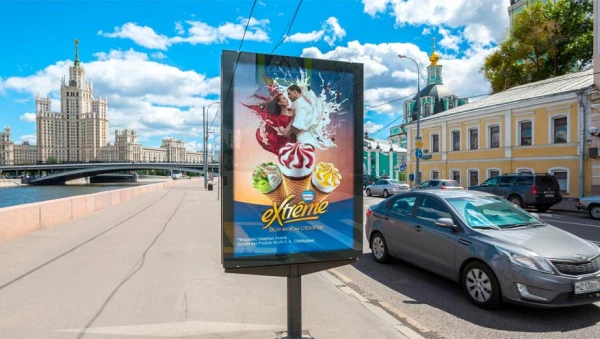 Несмотря ни на что, москвичи хотят красиво жить.