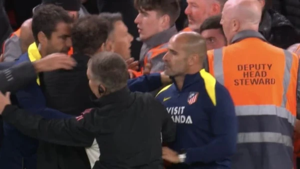 Čempionu līga. Diego Simeone saņēma sarkano kartīti par izsistēm ar «Liverpool» līdzjutēju