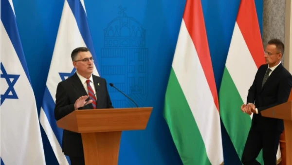 Господин Сиярто (справа) старается войти в ближневосточный контекст.