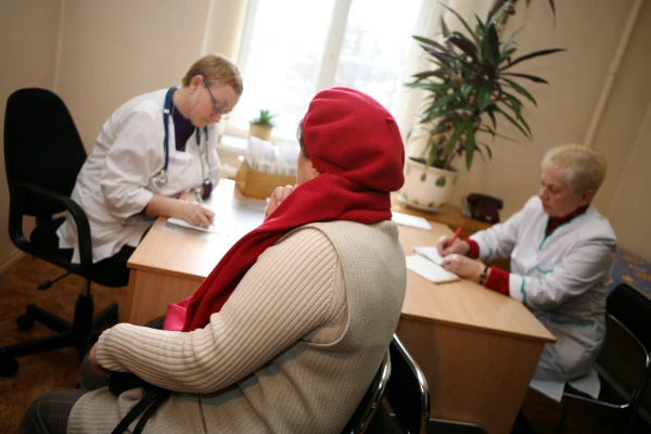 Pēdējā gada laikā 41% iedzīvotāju atteikušies no ārsta apmeklējuma vai ārstēšanās naudas dēļ