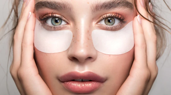 Guļošā skaistule: 5 skaistumkopšanas padomi, lai labi izskatītos pēc bezmiega nakts