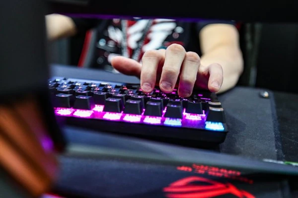 Vīrusu spēle Steam nozaga simtiem tūkstošu dolāru no spēlētāju datoriem