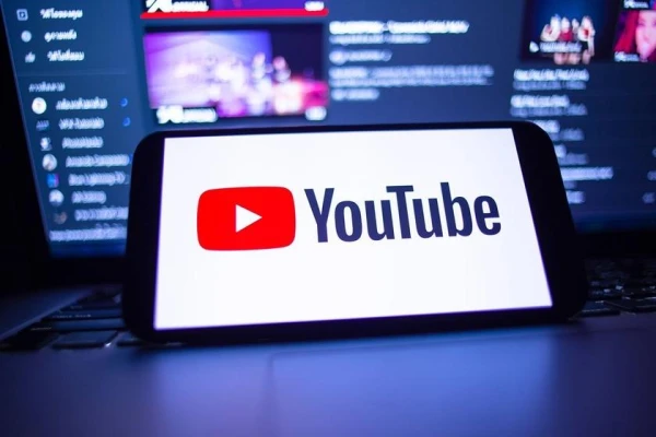 YouTube paziņoja par amnistiju blogeriem, kuri tika bloķēti par viltus ziņām par COVID-19 un vēlēšanām