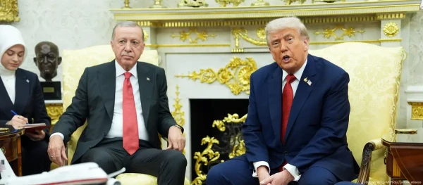 Tramps aicina Erdoganu pārtraukt naftas un gāzes iegādi no Krievijas