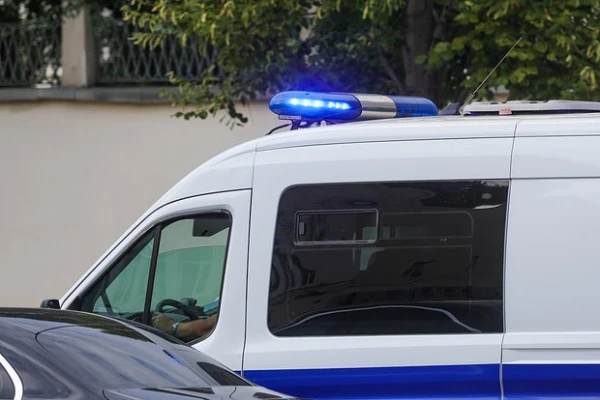 Pensionāre no Sanktpēterburgas pārdeva dzīvokli krāpniekiem un sadega tajā