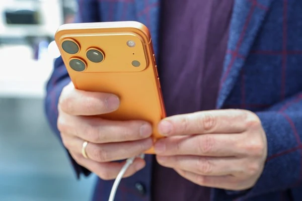 Apple atklāja iPhone 17 Pro skrāpējumu noslēpumu