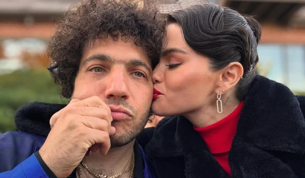 Selena Gomeza un Benijs Blanko parādīja pirmos kadrus pēc kāzām