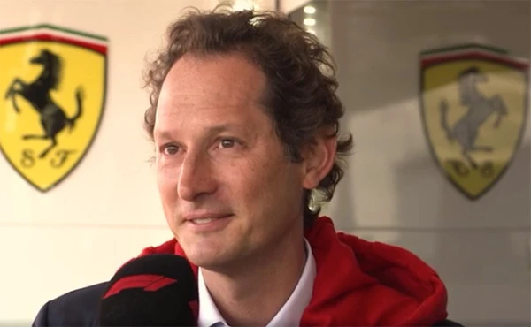 Ferrari vadītājs Džons Elkans strādās gadu sabiedriskajos darbos nodokļu lietas dēļ