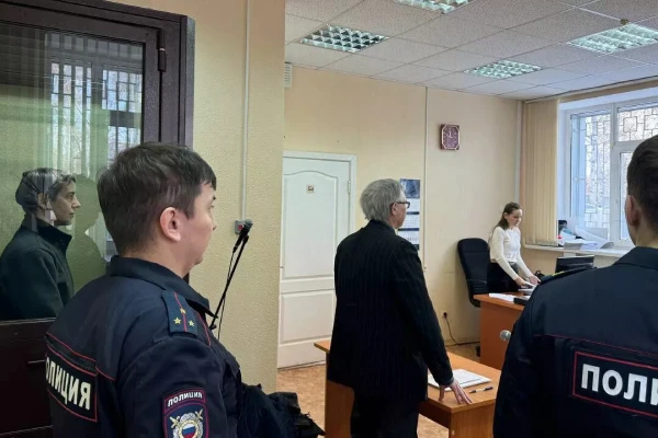 Встать, суд идет.