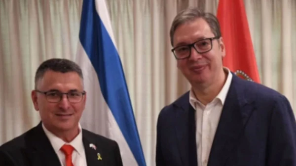 Вот и встретились два одиночества.