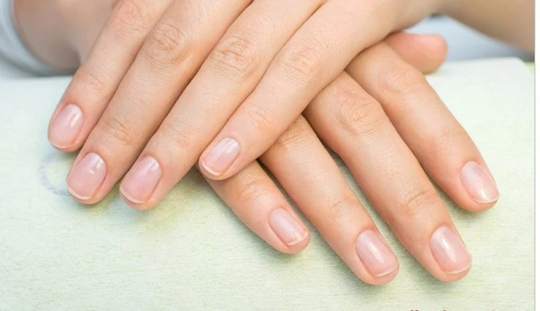 Nagi pēc gēla laka: 5 soļi uz ekspress atjaunošanu