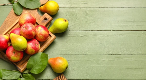 Ārsts izskaidroja, kāpēc bumbieri ir izdevīgāki par āboliem