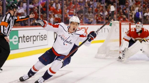 Kāpēc astoņi NHL klubi atteicās parakstīt Kucņecovu starpsezonā?