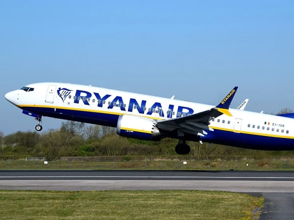 Ryanair vadītājs kritizēja ES līderus, kuri «sēž, dzer tēju un ēd cepumus»