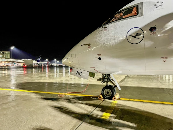 Minhenes lidostā atcelti reisi dronu dēļ