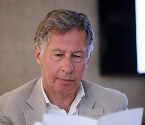 Siliņai un Kozlovskim prasa skaidrot ar Avena pilsonību saistītos apstākļus