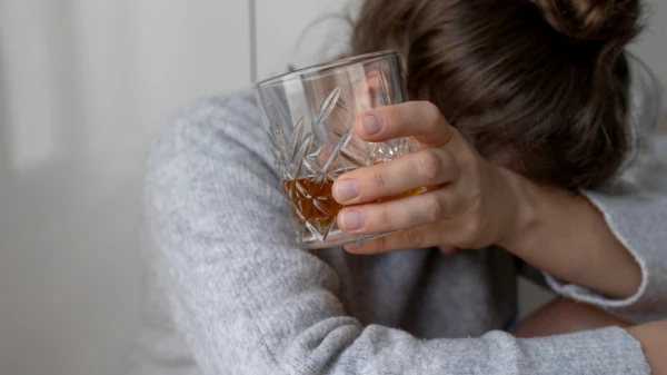 Nosaukti ārējā izskata alkoholisma simptomi