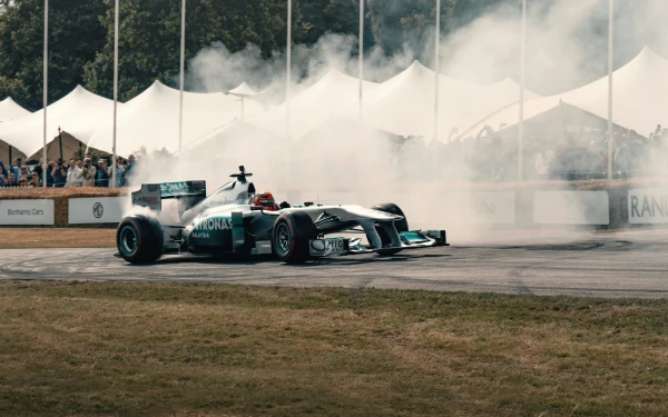 Kļuva zināms Singapūras «Formula-1» Grand Prix uzvarētājs