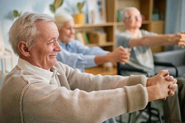 Naudas pietiks? Pensionāriem ieteikts ēst skumbriju skaidrības dēļ
