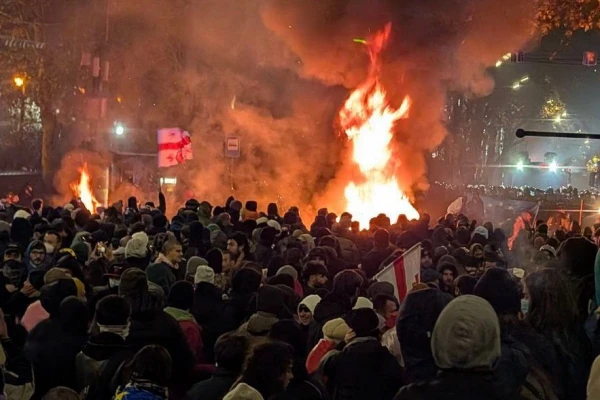 Gruzijā atkal atsākušies masveida protesti