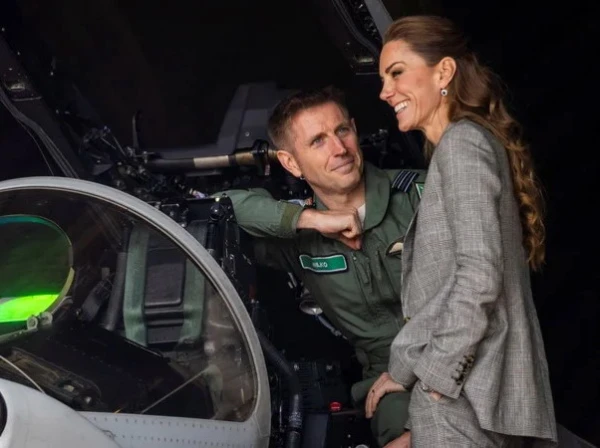 Кейт Миддлтон посетила военную базу RAF Coningsby. Фото: James Glossop/Pool