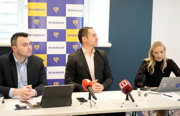 Представители Ryanair на пресс-конференции в Риге.