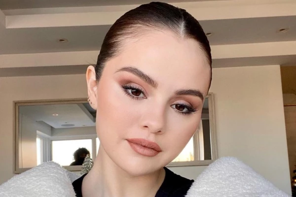 Uzdāvināja nieru, bet nesaņēma ielūgumu uz kāzām: Selēna Gomesa aizmirsusi par galveno draudzeni