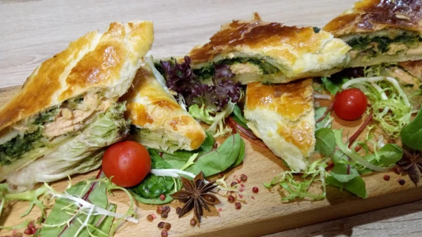 Izsmalcināta vakariņas: gatavojam štrūdeli ar laša un spinātiem