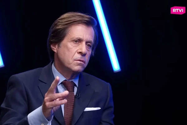 Мсье де Ривьер старается не ухудшать отношений.