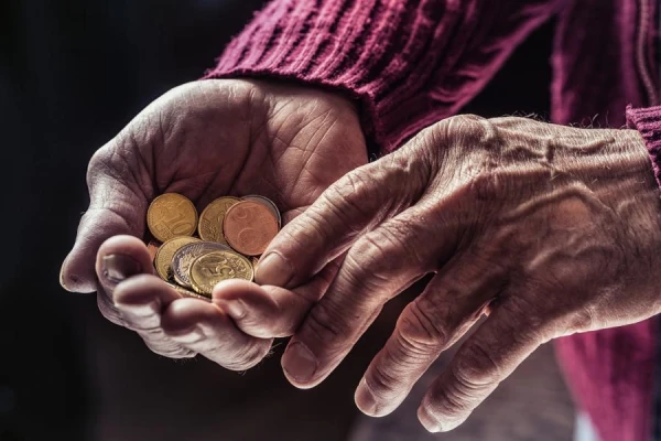 Augusta beigās Latvijā bija 39 251 trūcīga persona