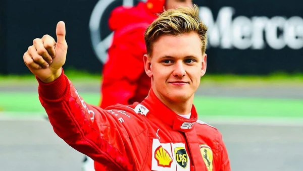 Поклонники помнят его молодым.