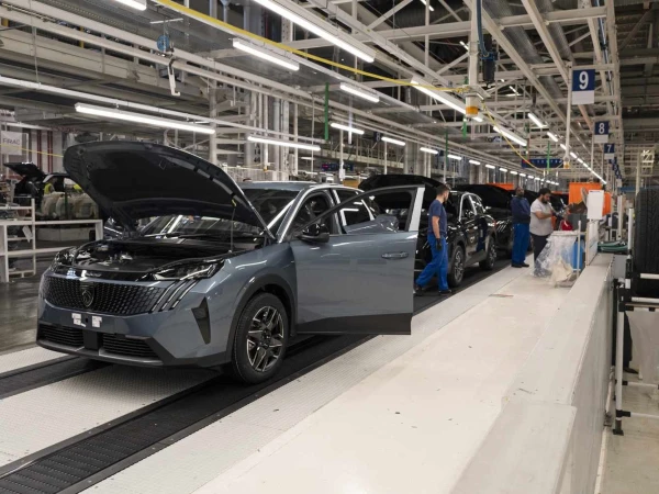 Eiropā saskaitīti astoņi «nevajadzīgie» automobiļu ražotāji