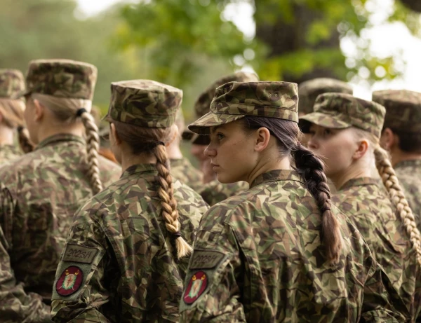 Policija nav konstatējusi noziegumus Kalpaka militārās kadetu skolas instruktoru rīcībā