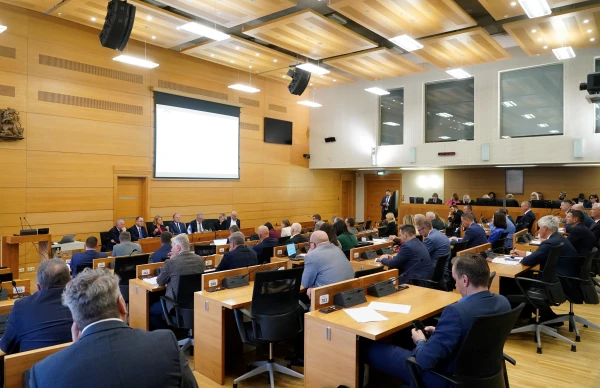 Rīgas domes sēde ilgst gandrīz 15 stundas