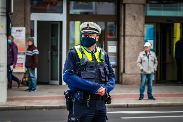 Vācijas policija visā valstī drīkstēs lietot elektrošoka ierīces