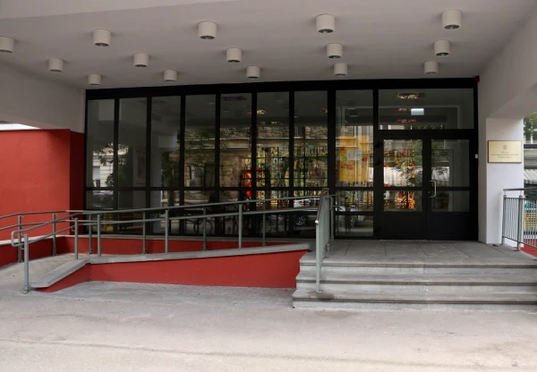 Rīgas pašvaldība lūgs Rīgas N. Draudziņas vidusskolas direktora novērtēšanu