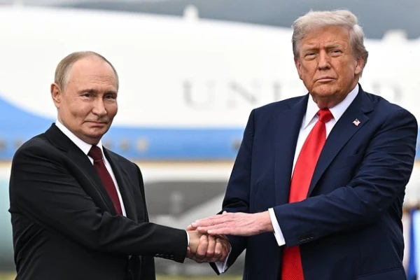 ES divos vārdos raksturo Putina un Trampa tikšanos Budapeštā