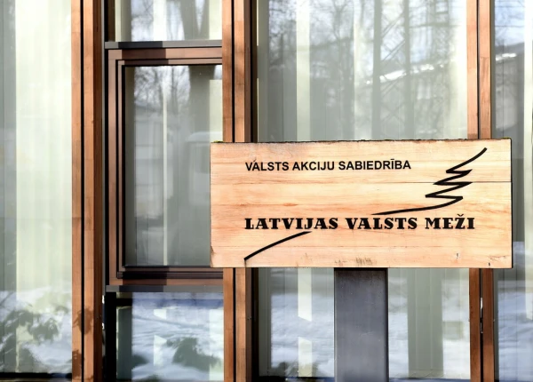 Raidījums: «Latvijas valsts mežu» valdes priekšsēdētājs Putniņš atkāpies no amata