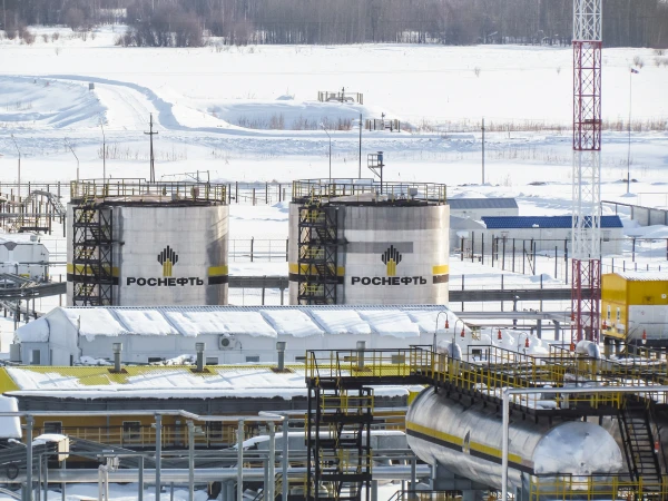 ASV ievieš sankcijas pret Krievijas naftas uzņēmumiem «Rosneft» un «Lukoil»