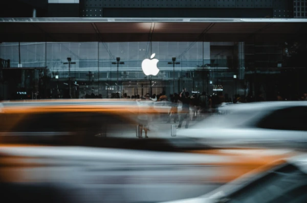 Apple atcēlusi iPhone 19 izlaišanu