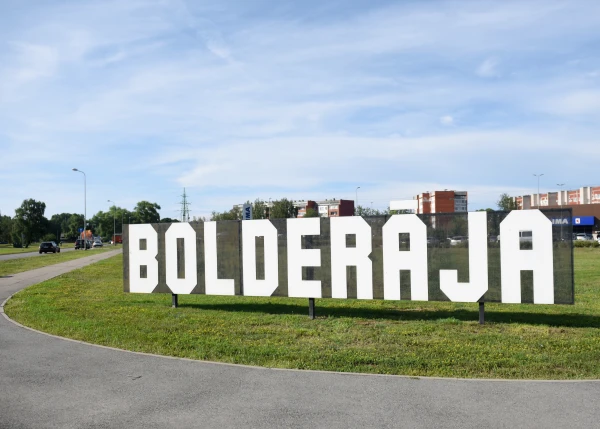 Būvdarbu laikā bojāta ūdensvada dēļ daļa Bolderājas un Daugavgrīvas palikušas bez ūdens