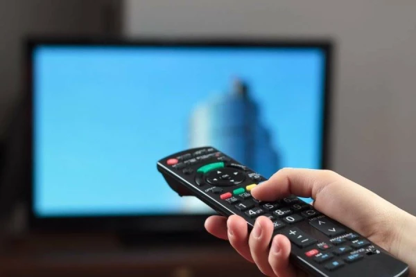 Jūs neticēsiet: Krievu televīzijas kanāli Latvijā tiks nostādīti saraksta beigās ar īpašu likumu