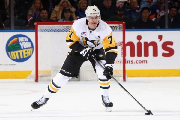 NHL. Jevgeņijs Malkins atkārtoja leģendārā Gordija Hova rekordu, kas tika noteikts pirms 57 gadiem